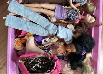 Pudełko z lalkami Barbie