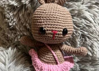 Miś króliczek w sukience zrobiony na szydełku handmade