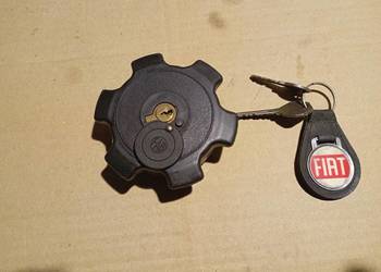Korek wlewu paliwa na kluczyk FIAT