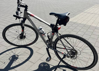 Kross Evado 4.0 rama 19” koła 28” Shimano hydrauliczne hamulce