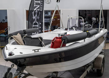 ŁÓDZ MOTOROWA SUNDECK 480 OPEN Z PRZYCZEPĄ NOWA 2025r