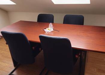 Stół konferencyjny z 6 krzesłami (pod Olsztynem)