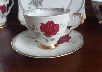 Filiżanka z talerzykiem.Royal Stafford. Roses to Remember Filiżanka z talerzykiem.Royal Stafford. Roses to Remember