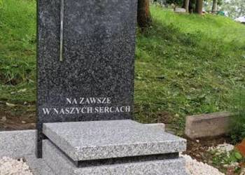 Nagrobek urnowy strzegomski,impala nr.2248 WAŁBRZYCH