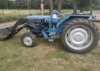 Ford 4000 z turem