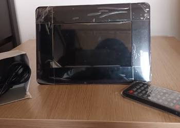 Telewizorek z funkcją ramki cyfrowej Elonex