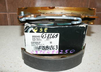 0 986 487 250 - BOSCH - SZCZĘKI HAMULC. FIAT PUNTO 93-99 Szc