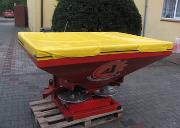 Rozsiewacz nawozu 600-1200L Altro
