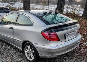 Mercedes C180 Kompresor 03r klima  NOWY ROZRZĄD KLIMA  BEZ RDZY!!