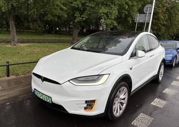 Tesla x 7 osobowa