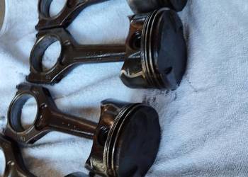 Tłoki n42b20 n42b18 BMW E46