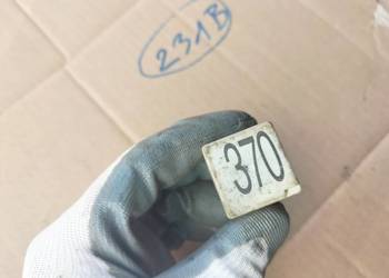 PRZEKAŹNIK  370 8D0951253