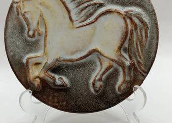 Ceramiczny kafel płaskorzeźba z motywem konia