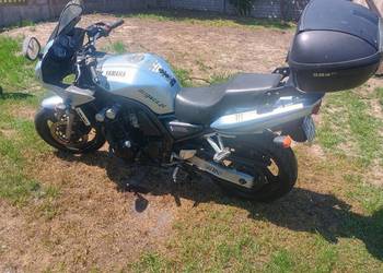 Sprzedam Yamaha FZS 600 Fazer polift z kufrem 2003/2004 rok TANIO!!!