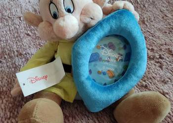 Maskotka pluszowa krasnoludek Gapcio z ramką – Disney