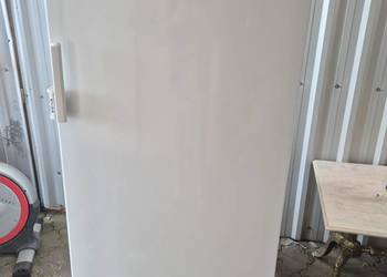 wolnostojąca zamrażarka szufladowa Siemens GS34NA31.