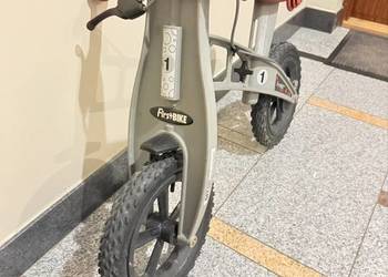 Rowerek biegowy FirstBIKE z hamulcem – lekki, bezpieczny, premium