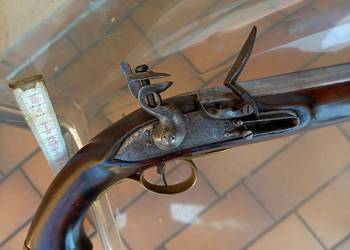 Pistolet czarnoprochowy skałkowy angielski