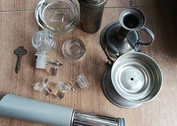 Sprzedam różności nr.4  ,korki szklane ,świeczniki ,cena za 1 sztukę .