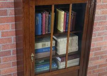 Piękna biblioteka witryna dębowa