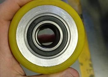Rolka do wózka widłowego z piastą – fi 25 mm