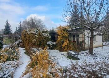 Działka ROD z ocieplonym domkiem | Duża działka