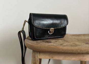 Czarna torebka skórzana