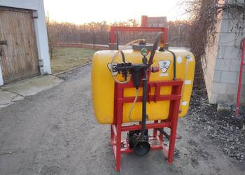 Opryskiwacz zawieszany