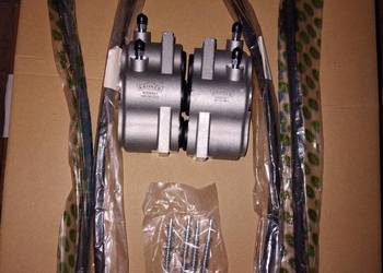 Zacisk =cylinderki hamulcowe przód ŁADA NIVA