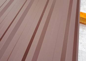 Blacha trapezowa idealna na dach, ściany, podbitki