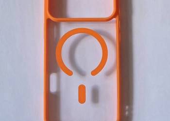 Przezroczyste etui z pomarańczowymi elementami i MagSafe iPhone 17 pro max