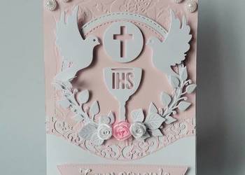 ZAPROSZENIA KOMUNIA DZIEWCZYNKA KIELICH Z HOSTIĄ GOŁĘBIE – B6 – RÓŻ DELIKAT