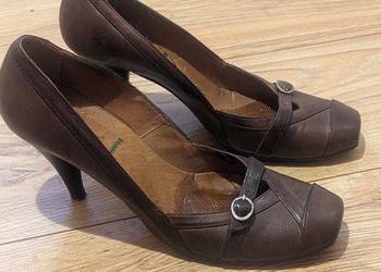 Szpilki skóra naturalna r. 40