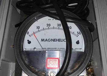 Dwyer Magnehelic Differential Pressure Gage