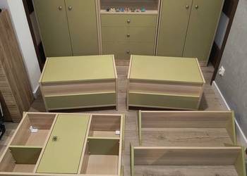 Bardzo fajne meble dziecięce-unikatowe, komplet szafy, półki, skrzynie 10sz