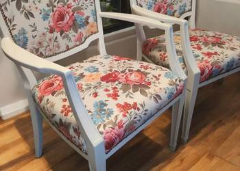 Krzesła solidnie drewniane