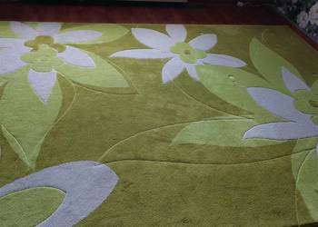 Dywan zielono biały w bardzo dobrym stanie