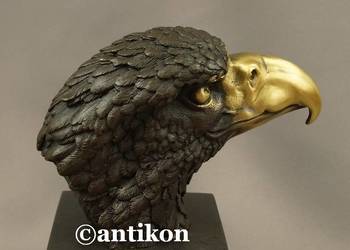 Orzeł figura z brązu