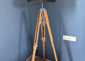 Lampa podłogowa