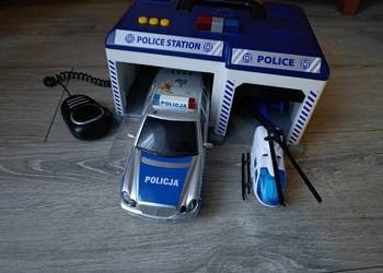 baza policyjna posterunek policji wóz policyjny radiowóz śmigłowiec