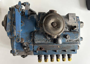 Ford TW25 - pompa wtryskowa paliwa