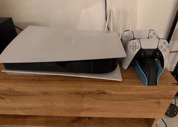 PlayStation 5 z napędem + 2 pady z analogami Halla + ładowarka + gry zestaw