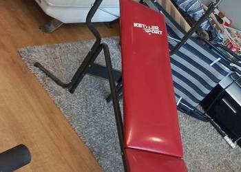 Ławka ze stojakiem i gryfem.