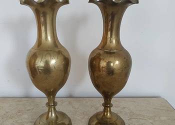 Dwa mosiężne wazony Dwa mosiężne wazony