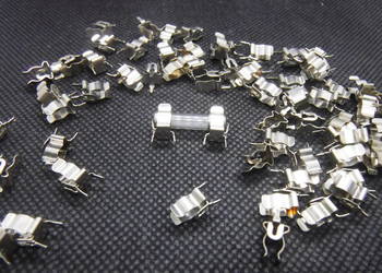 Gniazdo bezpiecznikowe blaszkowe do druku bezpiecznik 20x5mm Gniazdo bezpiecznikowe blaszkowe do druku bezpiecznik 20x5mm