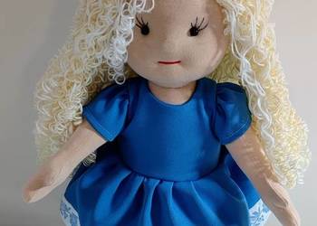 Lalka szmaciana stojąca i siedząca