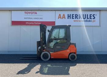 Elektryczny wózek widłowy Toyota Traigo 80 9FBM30T z pełną kabiną