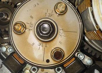 Zabierak sprzęgła Honda VFR 750 F rc36