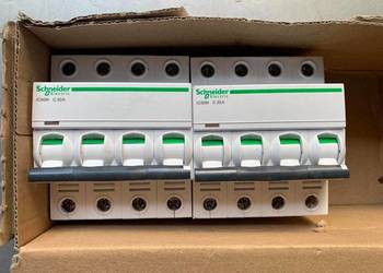 WYŁĄCZNIK NADPRĄDOWY ACTI9 IC60N 4P C 32A 6KA A9F74432 SCHNEIDER
