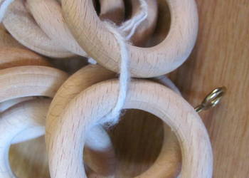 Kółka do zasłon firan z drewna otwór 2,5 cm